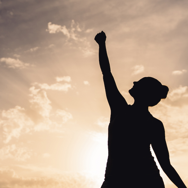 05 Silueta Chica motivada